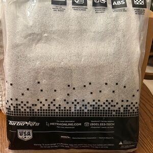 Metro Turbo Kit Gray Car radio install kit Ford fusion